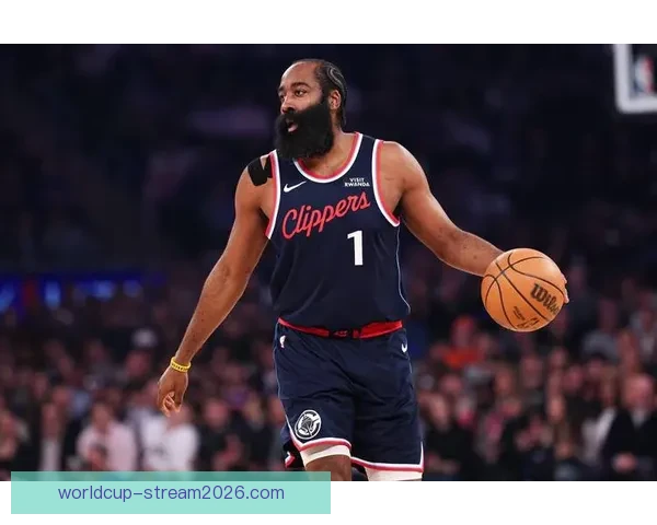 哈登点评骑士比赛表现：球权处理不够专注需要更职业